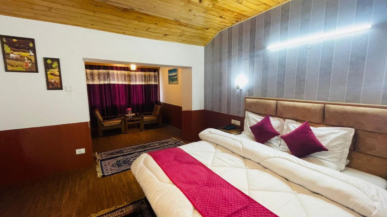 Hotel Hilltop At Mall Road Manali With Open Terrace Ngoại thất bức ảnh