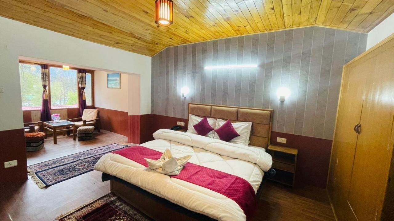 Hotel Hilltop At Mall Road Manali With Open Terrace Ngoại thất bức ảnh