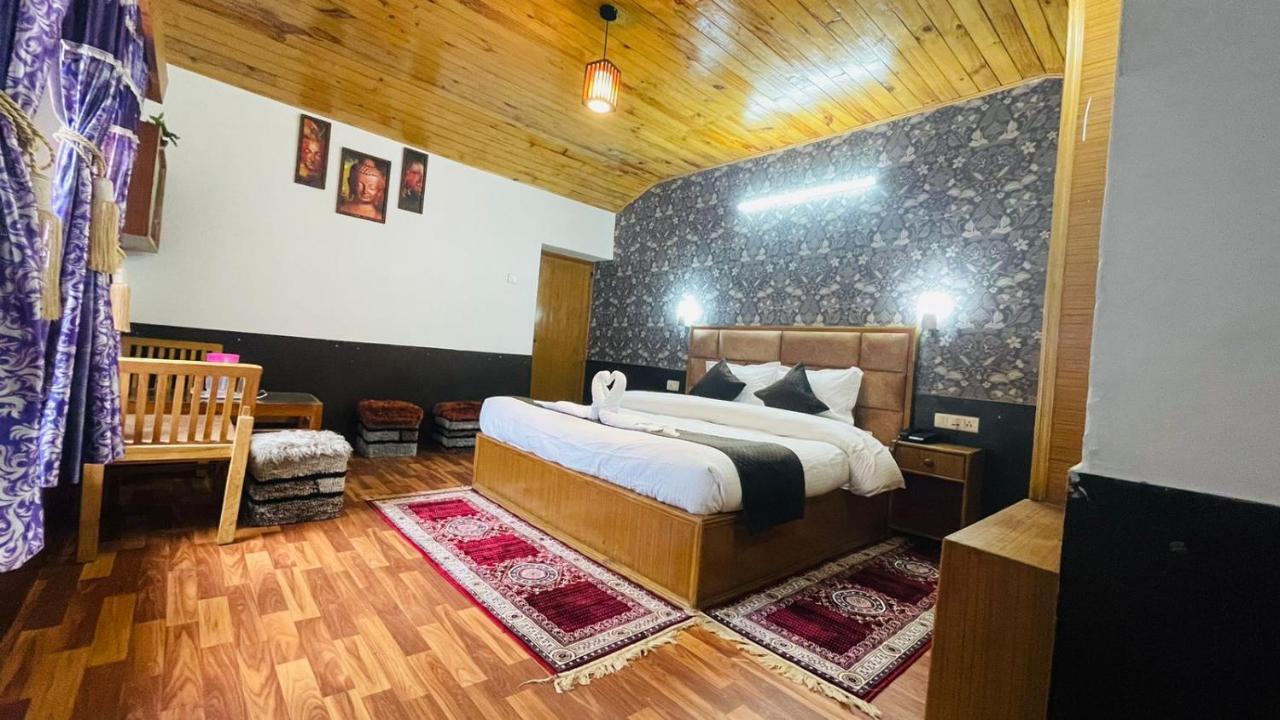 Hotel Hilltop At Mall Road Manali With Open Terrace Ngoại thất bức ảnh