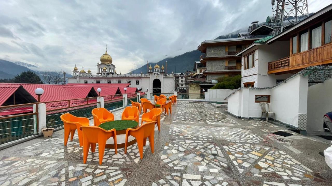 Hotel Hilltop At Mall Road Manali With Open Terrace Ngoại thất bức ảnh