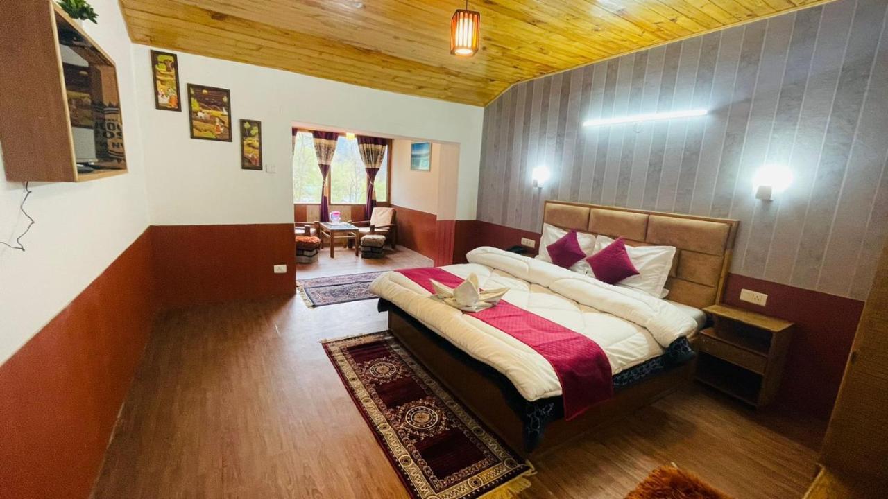 Hotel Hilltop At Mall Road Manali With Open Terrace Ngoại thất bức ảnh