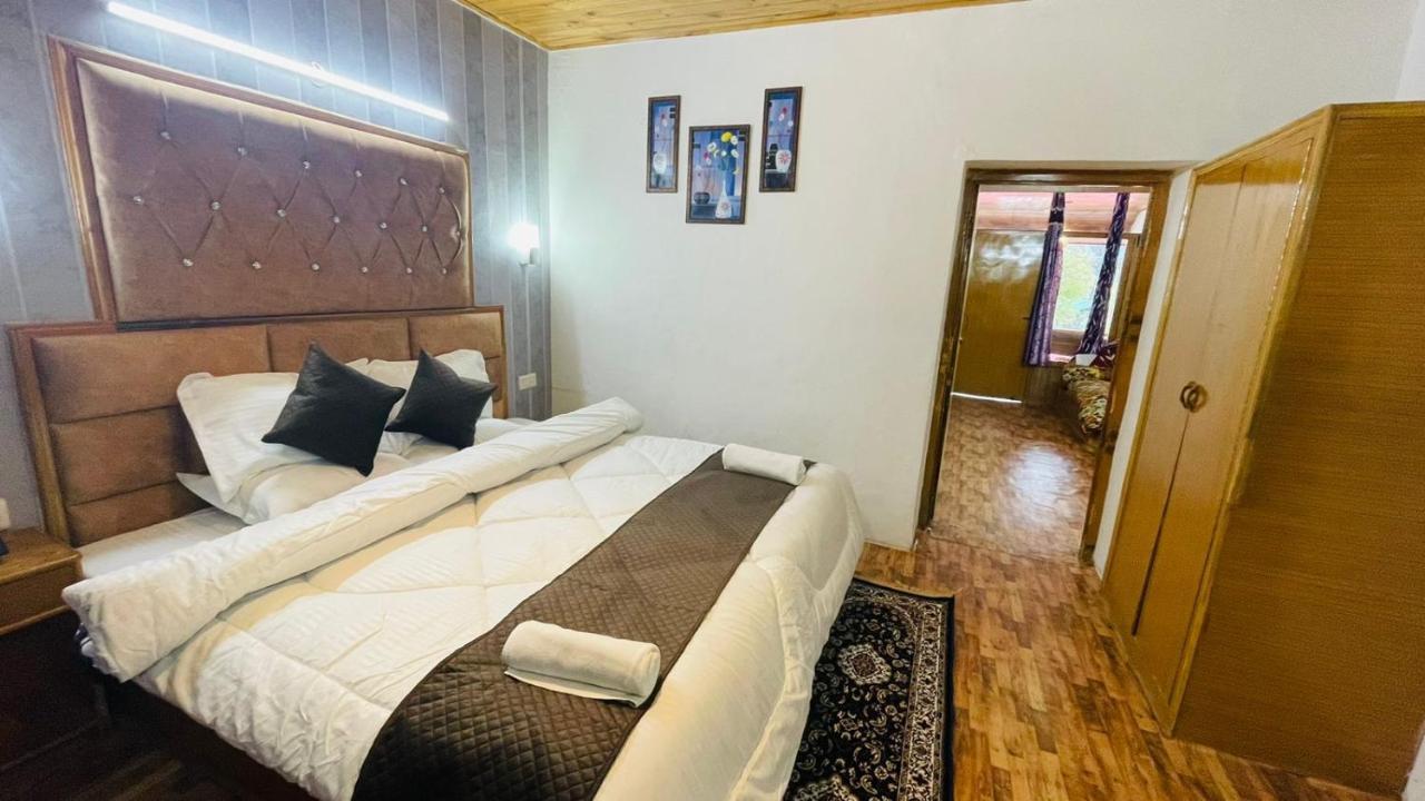 Hotel Hilltop At Mall Road Manali With Open Terrace Ngoại thất bức ảnh