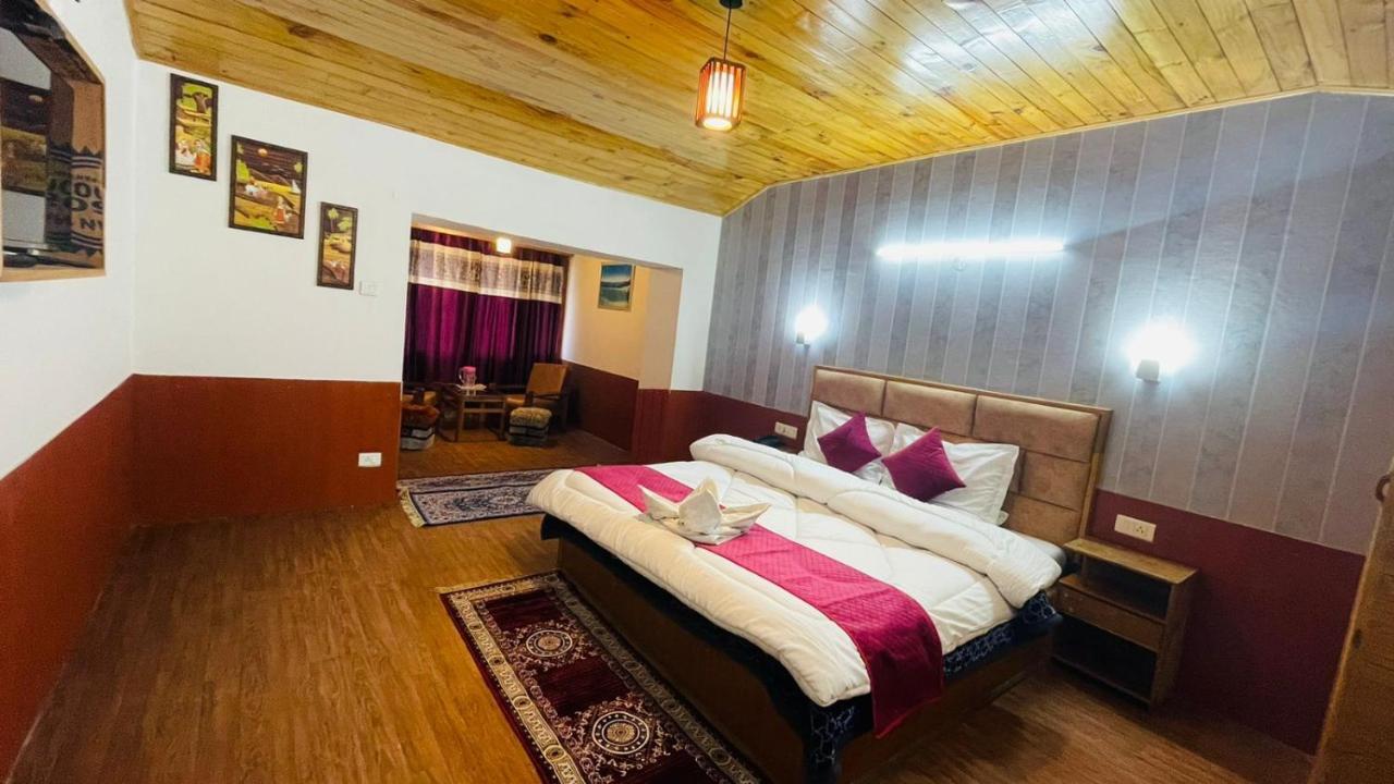 Hotel Hilltop At Mall Road Manali With Open Terrace Ngoại thất bức ảnh