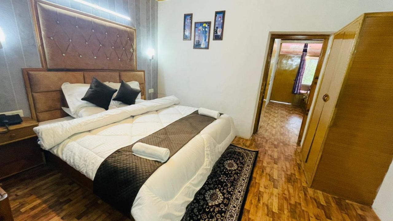 Hotel Hilltop At Mall Road Manali With Open Terrace Ngoại thất bức ảnh