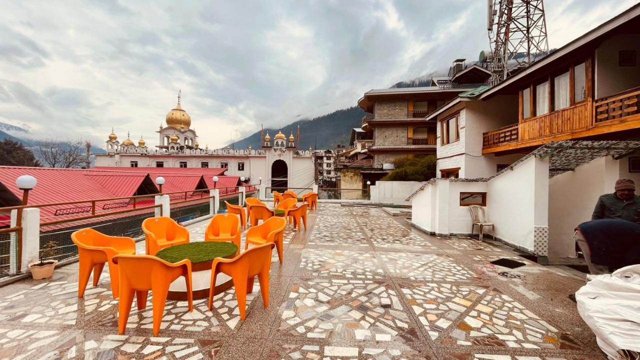 Hotel Hilltop At Mall Road Manali With Open Terrace Ngoại thất bức ảnh