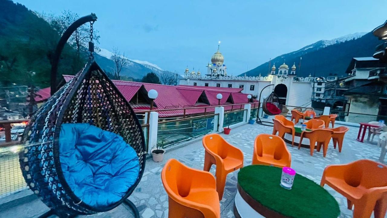 Hotel Hilltop At Mall Road Manali With Open Terrace Ngoại thất bức ảnh