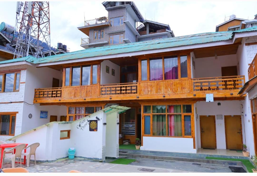 Hotel Hilltop At Mall Road Manali With Open Terrace Ngoại thất bức ảnh